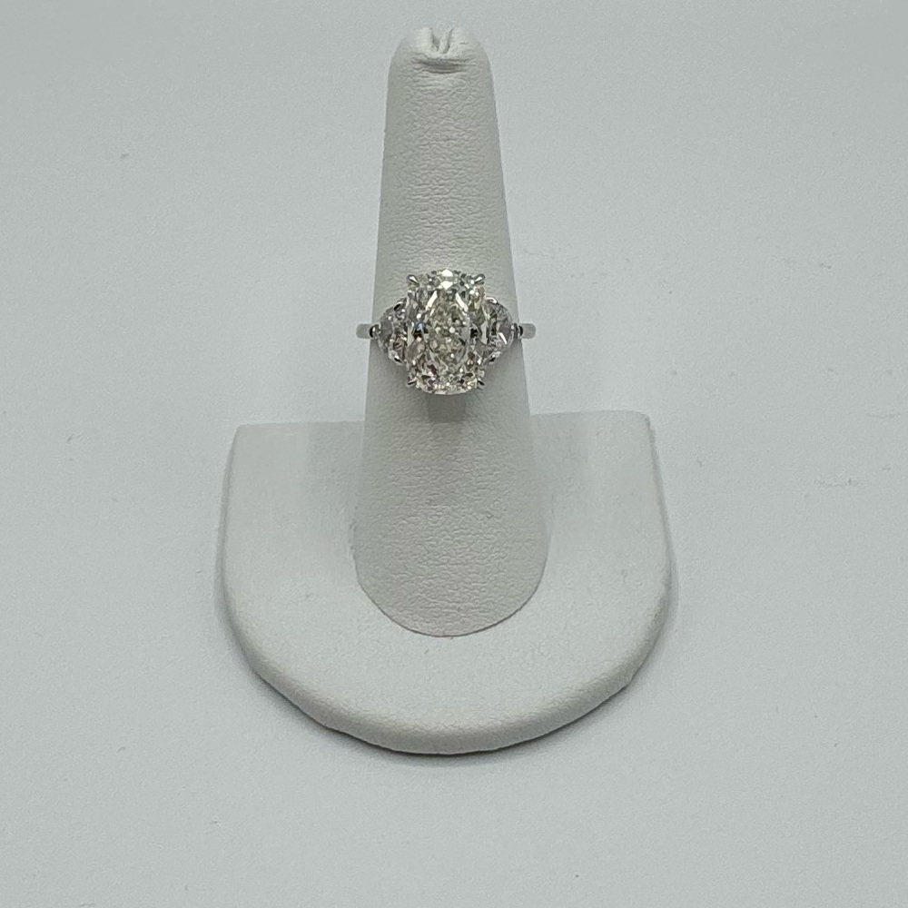 18k 5.5 Cushion Champagne Ring - Picture 7 of 12